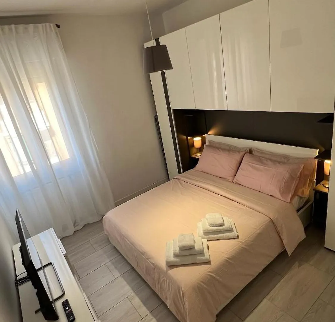 Rafael Milano - 10 Min From Linate Airport, Centrale Fs, Ospedale San Raffaele Apartamento 0*,