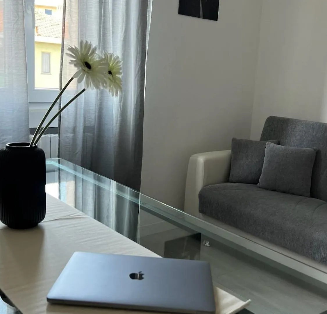 Rafael Milano - 10 Min From Linate Airport, Centrale Fs, Ospedale San Raffaele Apartamento