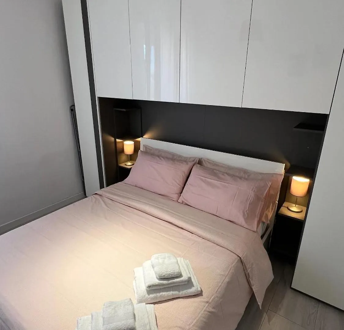 Rafael Milano - 10 Min From Linate Airport, Centrale Fs, Ospedale San Raffaele Apartamento Itália