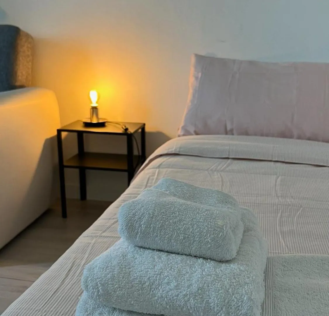 Rafael Milano - 10 Min From Linate Airport, Centrale Fs, Ospedale San Raffaele Apartamento