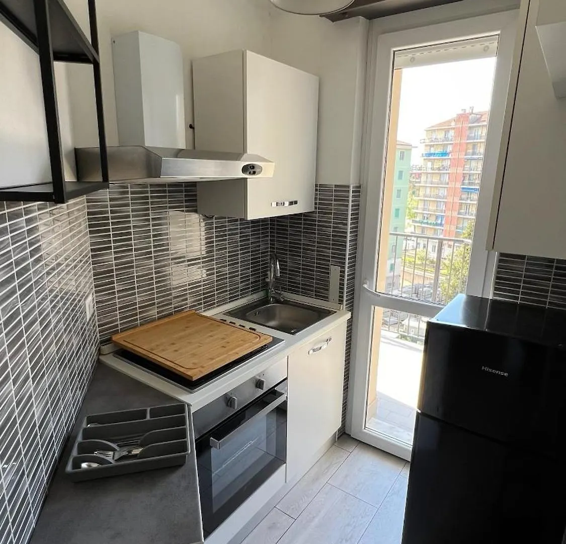 Rafael Milano - 10 Min From Linate Airport, Centrale Fs, Ospedale San Raffaele Apartment