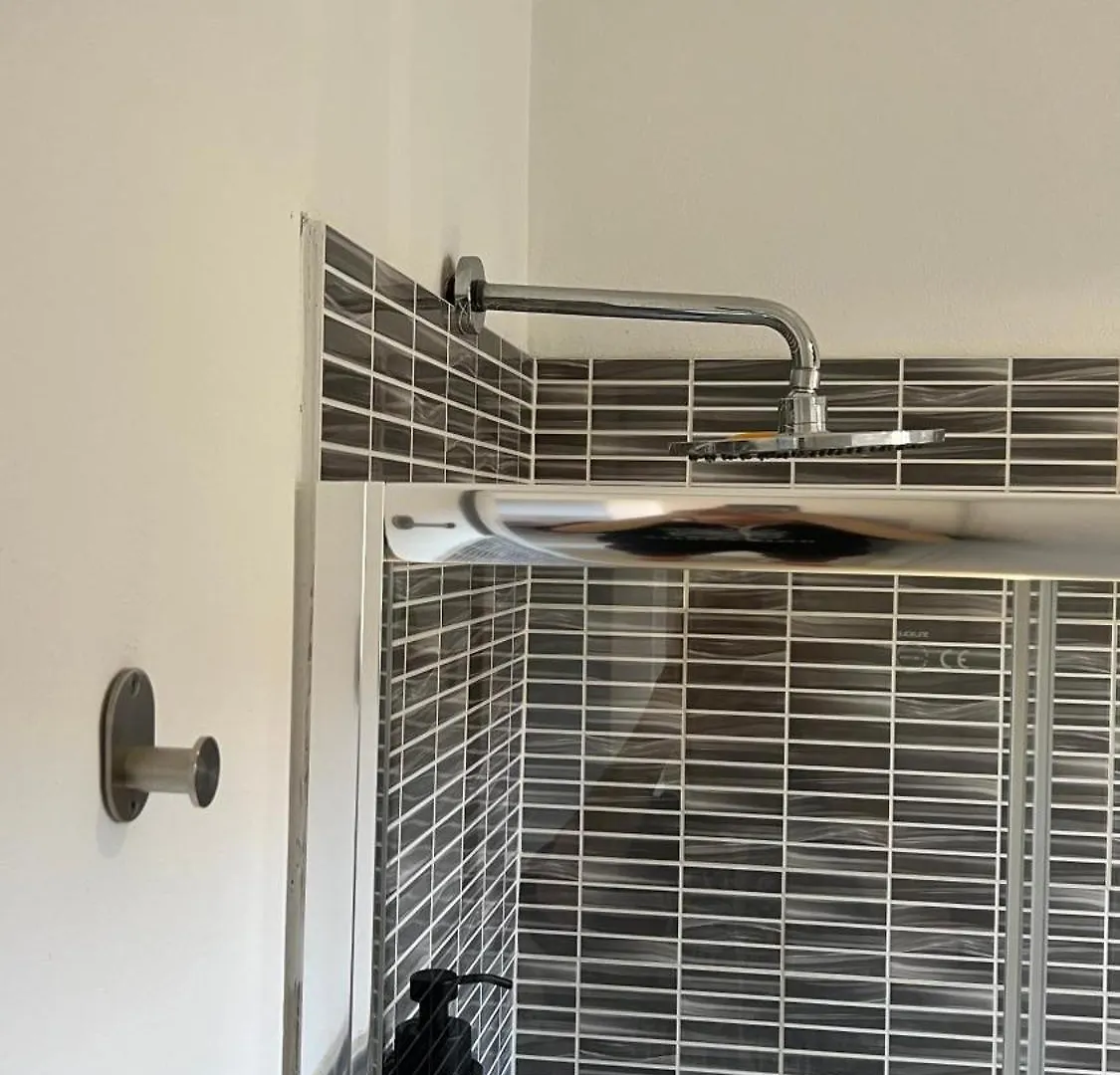 Rafael Milano - 10 Min From Linate Airport, Centrale Fs, Ospedale San Raffaele Apartment  Milan